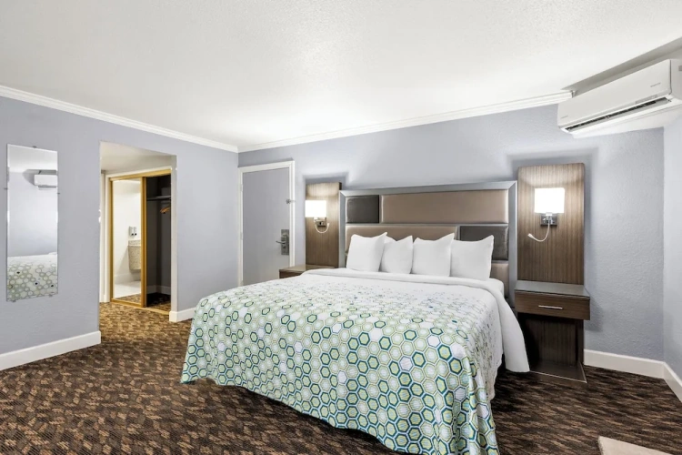 Double Suite with pool view