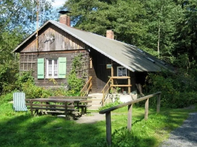 3 Bedrooms Cottage