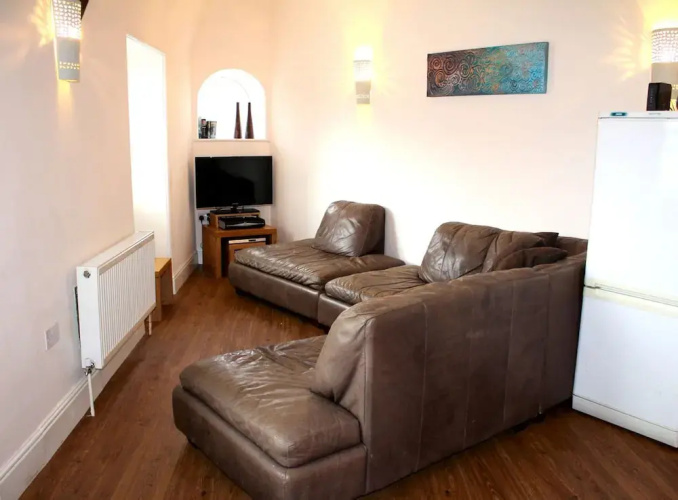 Cotswolds Valley Accommodation-Excl Prop