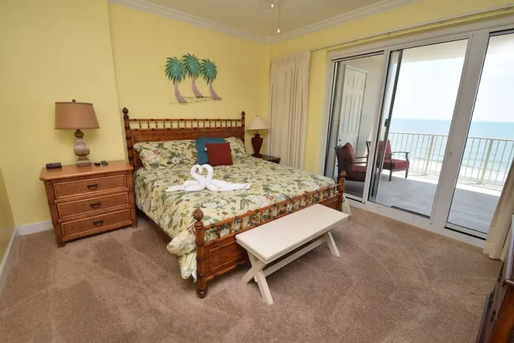 Regency Isle 704 by RedAwning