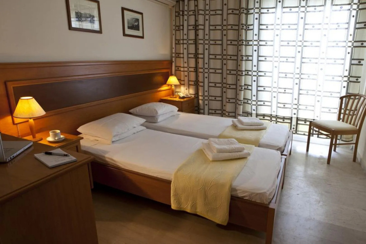 Summery Hotel