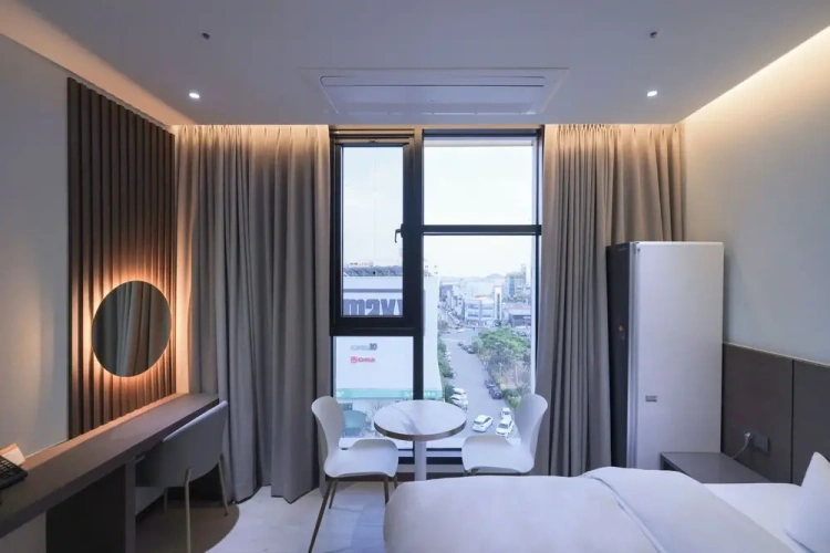 Deluxe Double room with partial ocean view