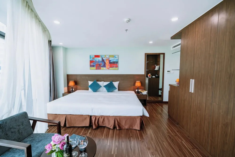Legend Westlake Hotel