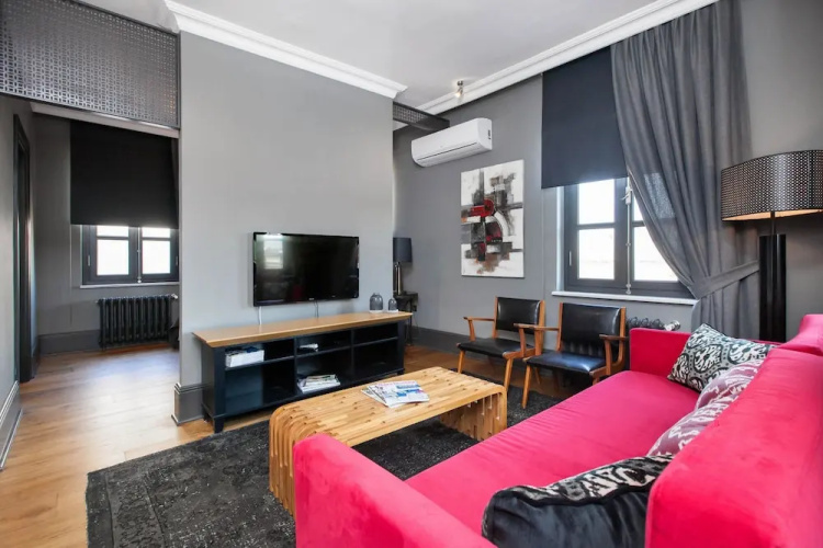 2 Bedroom Apartment w Kitchen