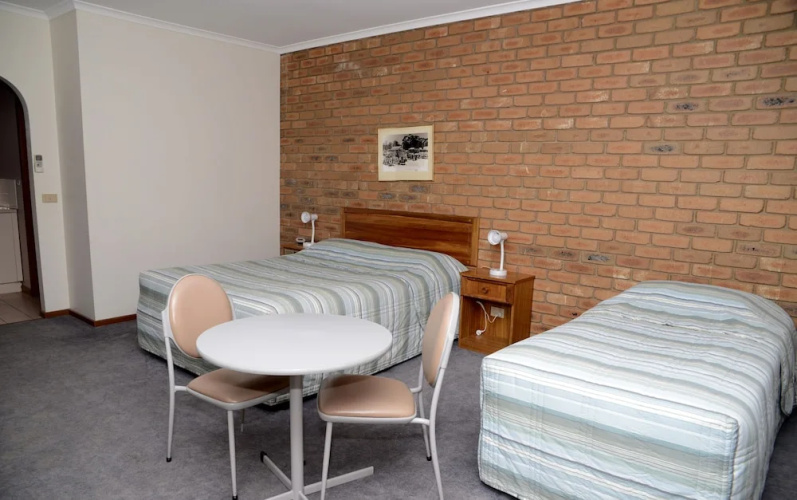 Rodney Motor Inn