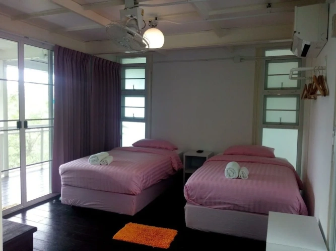 Standard Twin room with balcony