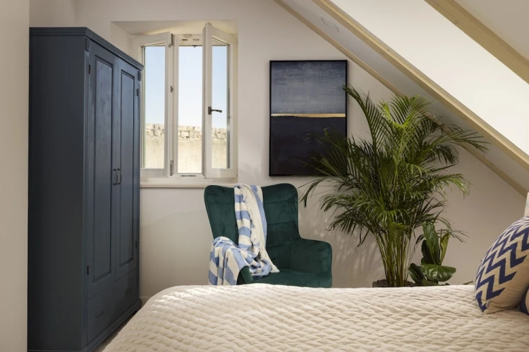 1 Bedroom Deluxe Suite with city view