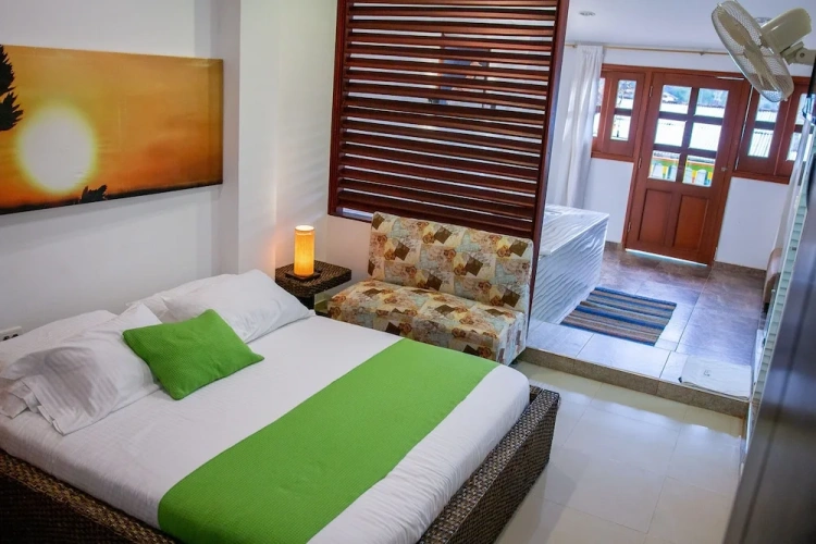Standard Triple room with balcony