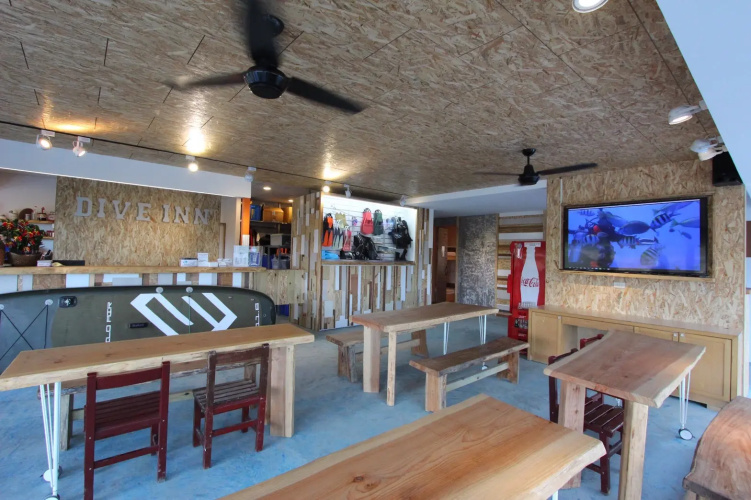 Dive Inn