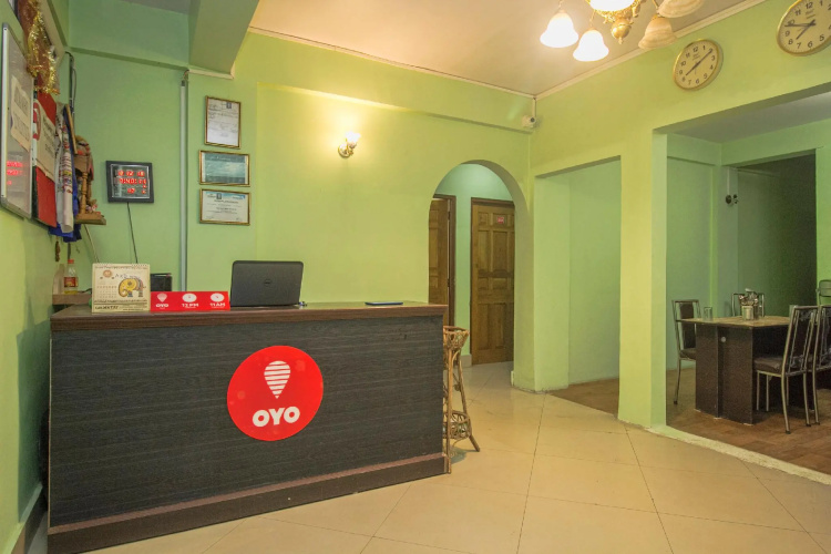 OYO 13844 AKD Hotel