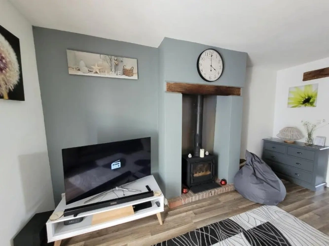 3 Bedrooms Cottage