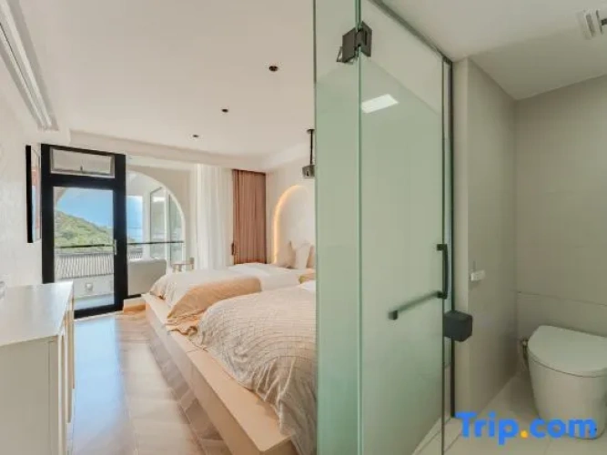 Standard Twin room with sea view