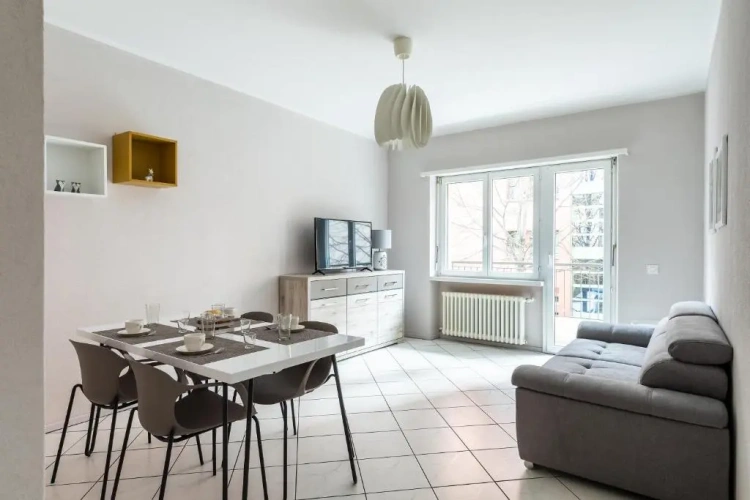 2 Bedrooms Apartment