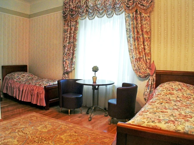 Standard Twin room with balcony