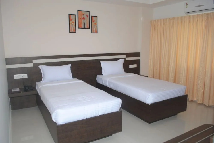 Hotel Raj Residency