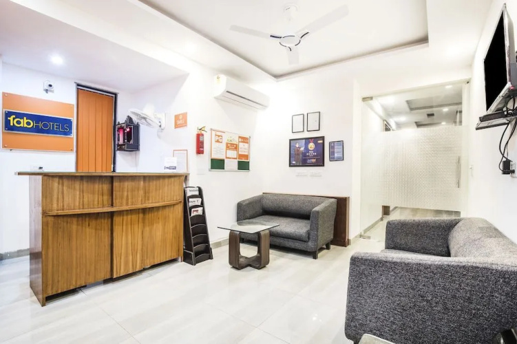 FabHotel NStay 32