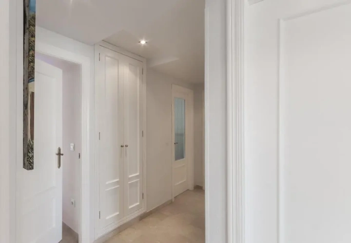 3 Bedrooms Apartment