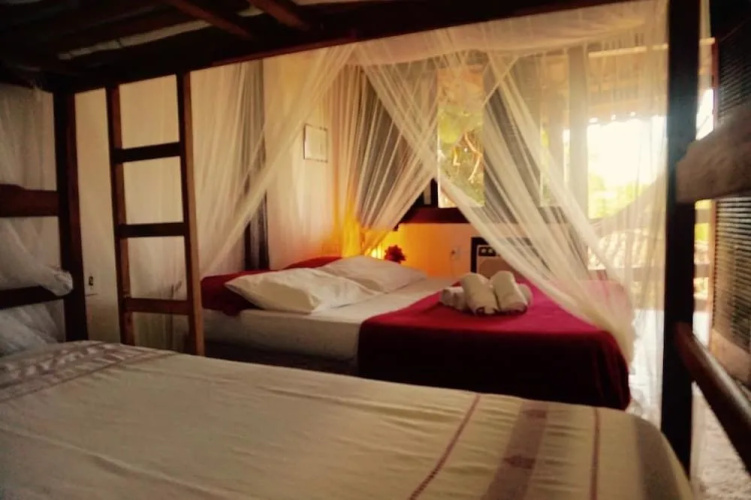 Novos Baianos Hostel e Suites