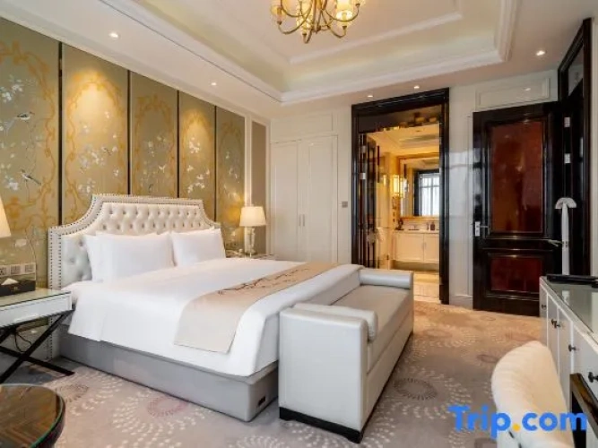 Premier Suite