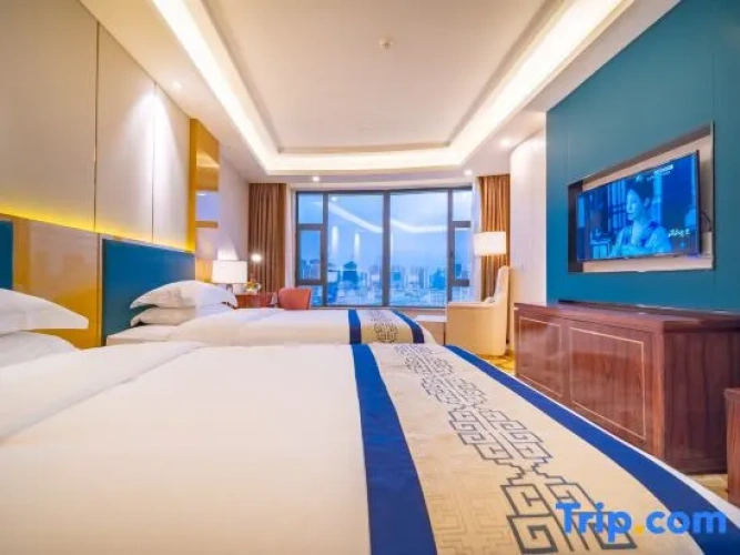 Standard Twin room with city view