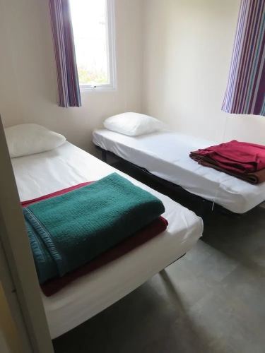 2 Bedrooms Economy room