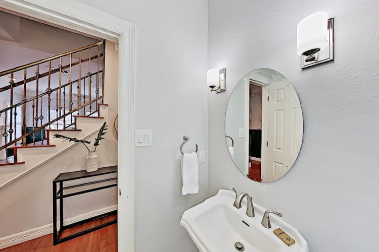 1111eriv 4 Bedroom Home