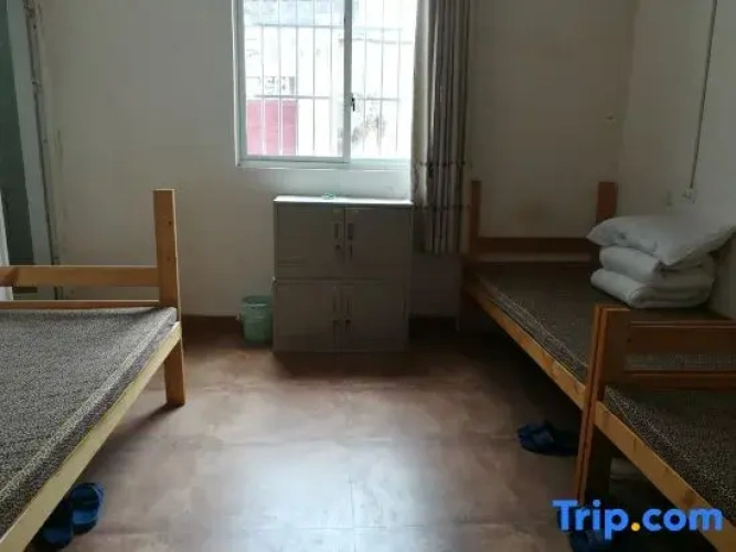 Bed in Dorm (male dorm)