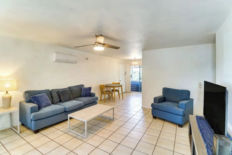 Pets Welcome: Hot Tub Haven in Albuquerque!