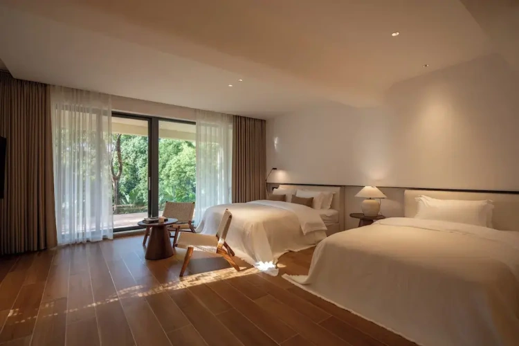 Economy Twin room with balcony and with sea view