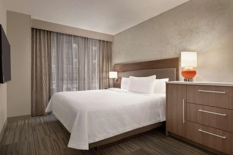 1 Bedroom Hearing Accessible Double Suite