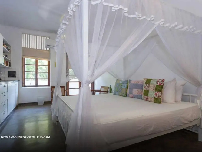 Colombo 7 - A Charming White Room