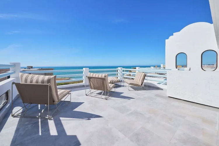 Wander Surf House