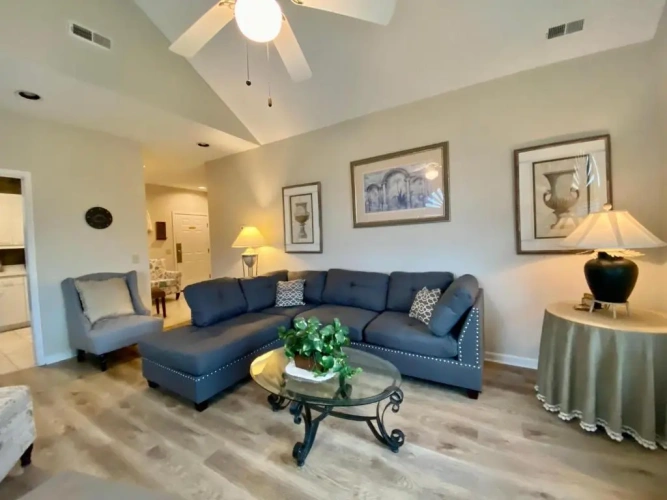 3 Bedrooms Apartment