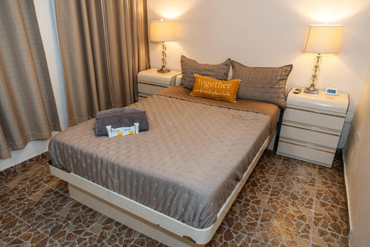 Lovely apartment with laundry & Parking