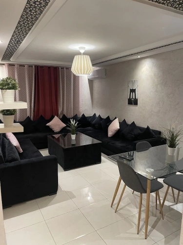 2 Bedrooms Quadruple Apartment with city view
