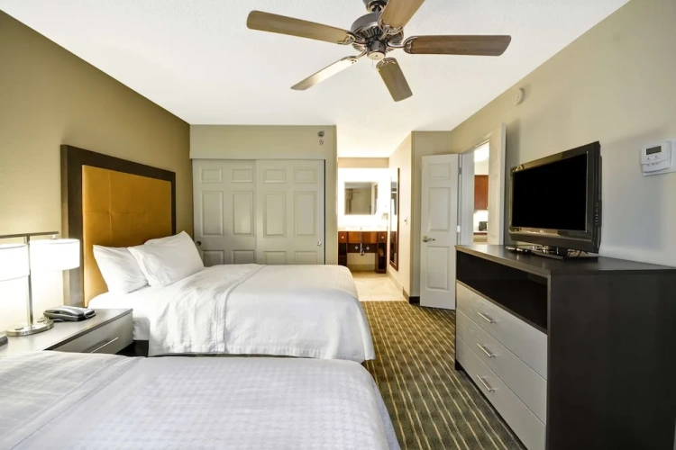 Deluxe Quadruple Suite with balcony