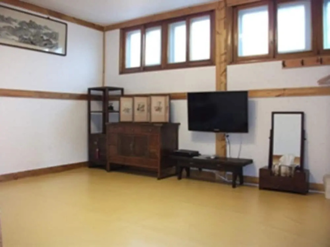 Bukchon Sarangchae Hanok Guesthouse