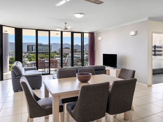 2 Bedrooms Apartment with balcony and with view