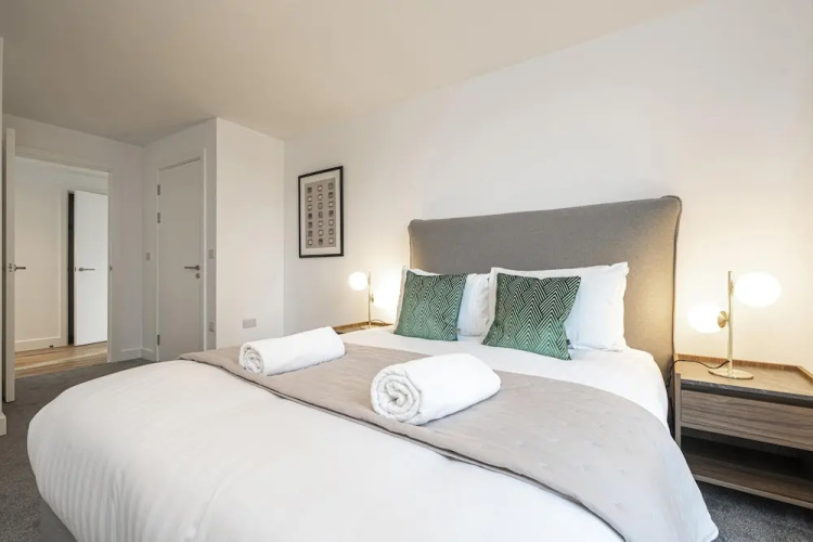 Central Two Bedroom Flat
