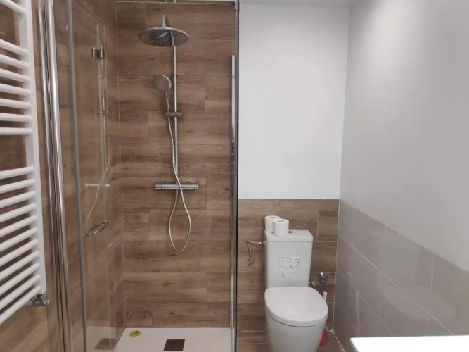 3 Bedrooms Apartment