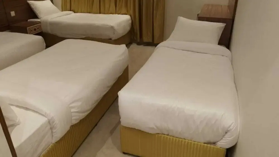 Qiswah star  hotel