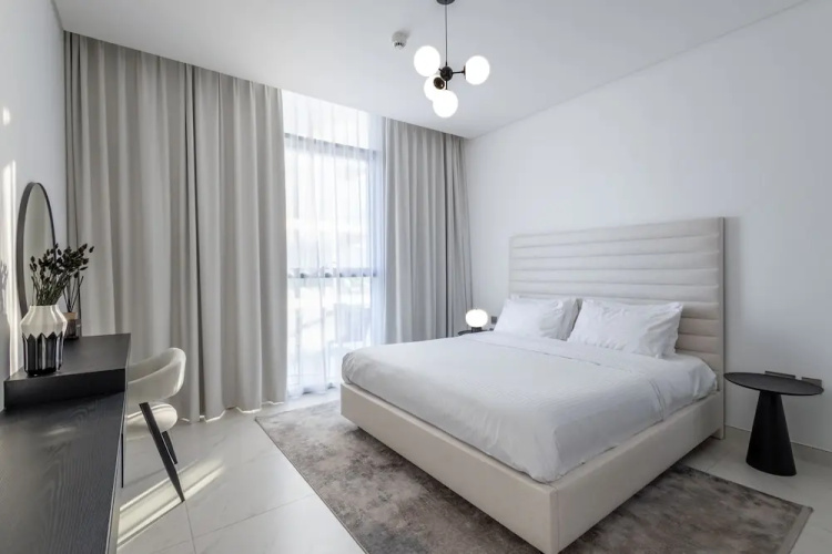 SuperHost - Serene 1BR in District One With Artificial Beach