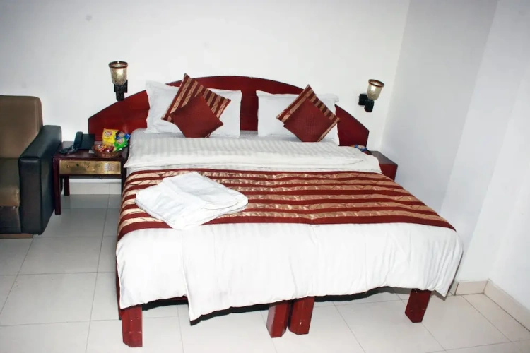 Deluxe Double room with city view