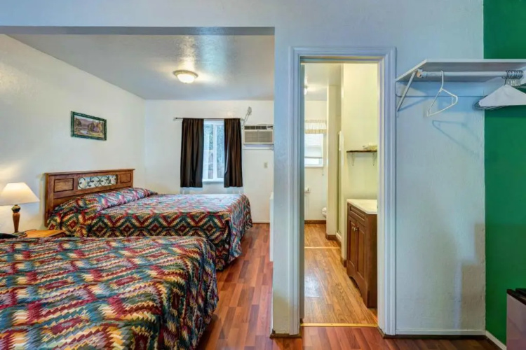 Lake Shasta Lodge