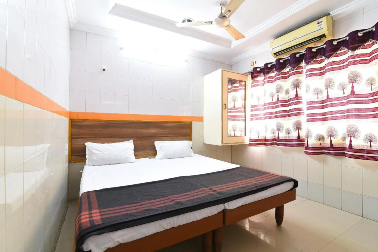 Hotel Dhruvathara