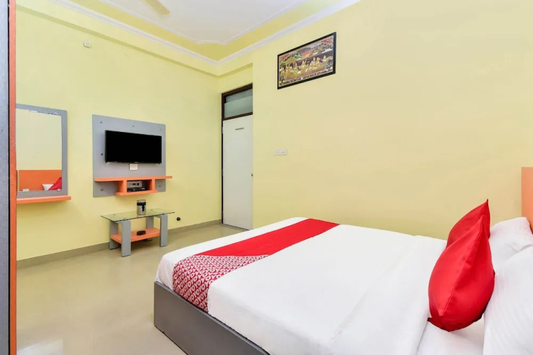 Hotel Suraj Villa By OYO Rooms