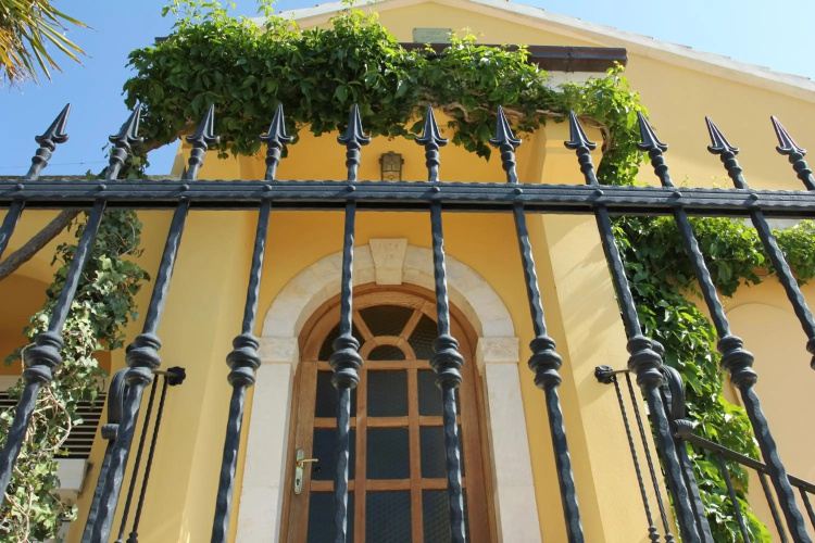 Vila Rojana