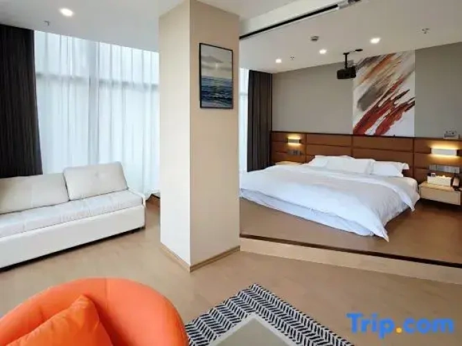 Deluxe Family room with river view
