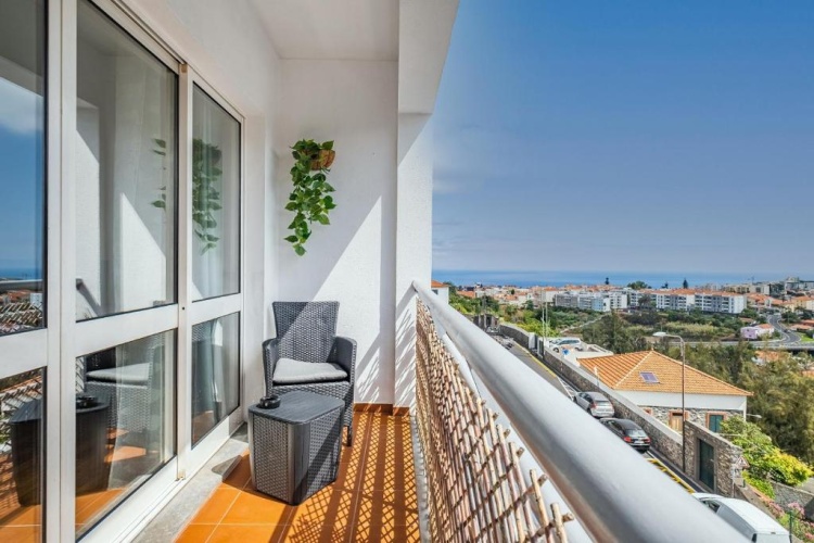 Apartment with balcony