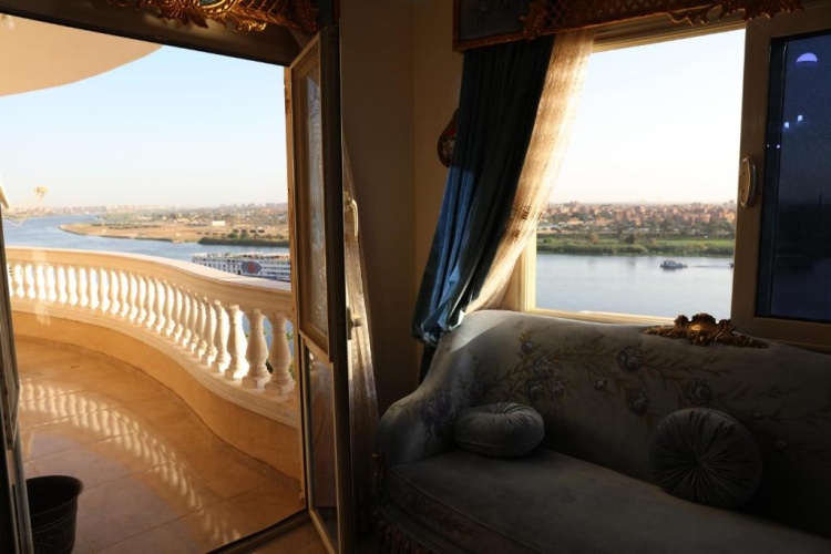 3 Bedrooms Apartment